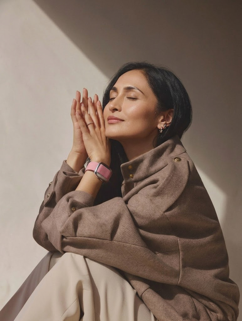 Woman wearing a cooling bracelet